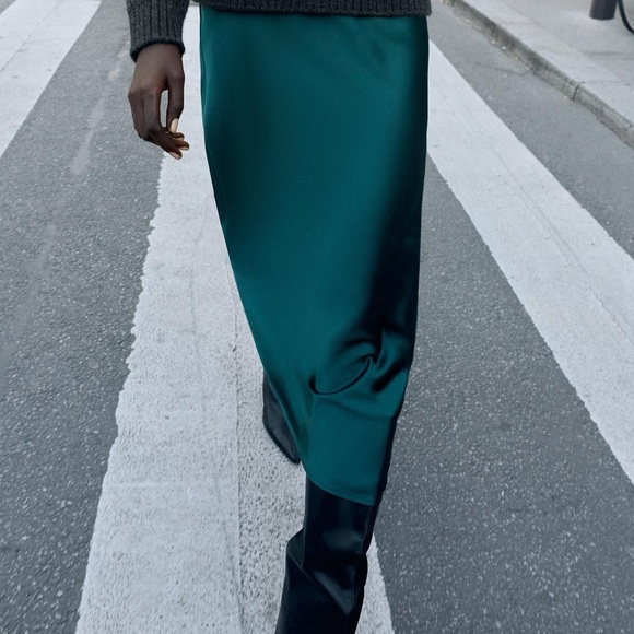 Zara Teal Midi Skirt - Picture 2 of 4